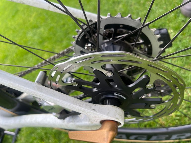 Used Trek Madone SLR 9 AXS Gen 8 2025 2025 Road & Gravel, White — image 5 of 13