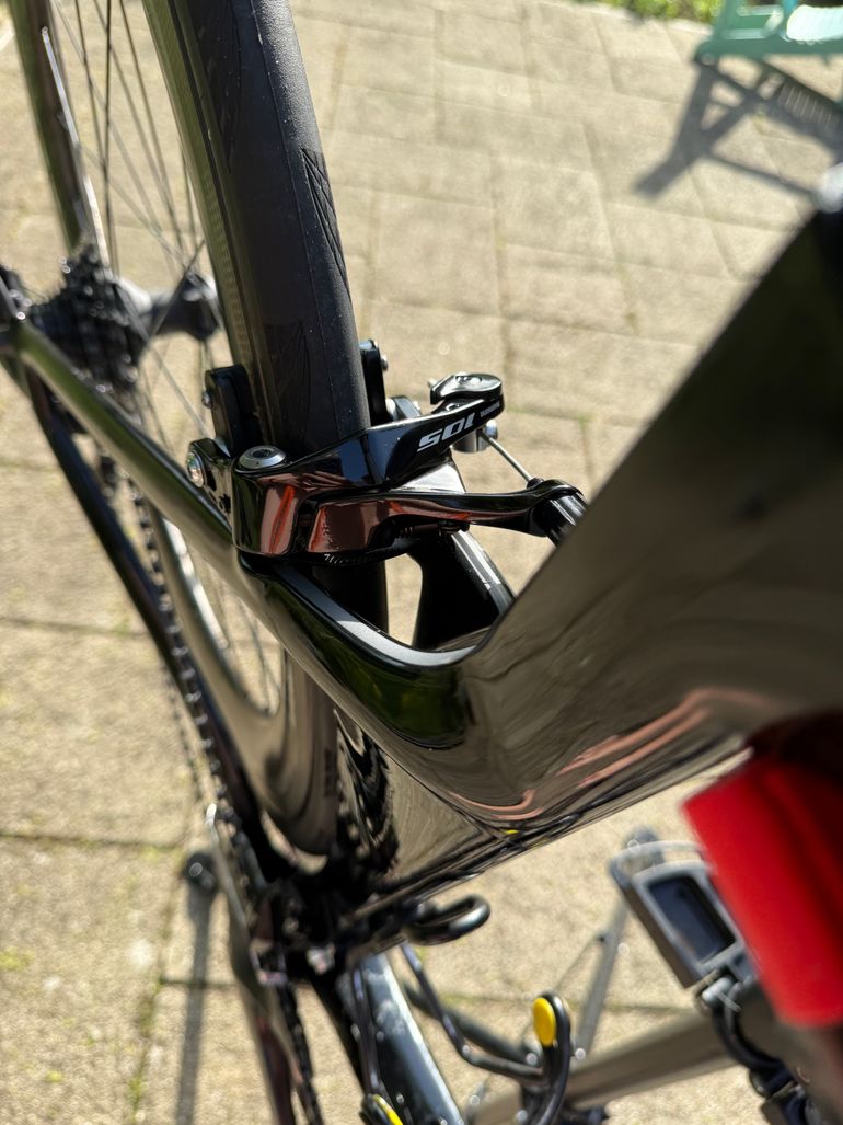 Used Canyon Aeroad CF SL 7 2021 2021 Road & Gravel, Black — image 5 of 6