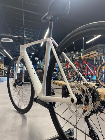 Used Orbea ORCA M30 2026 2026 Road & Gravel, White — image 3 of 5