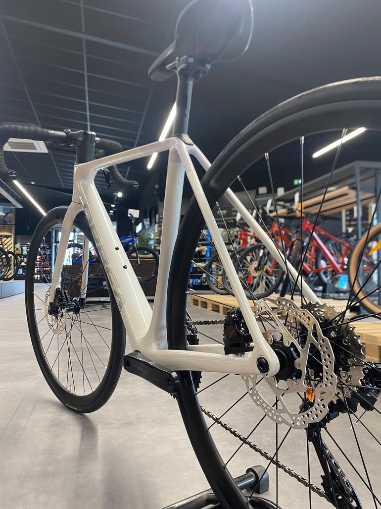 Used Orbea ORCA M30 2026 2026 Road & Gravel, Weiß — image 3 of 5