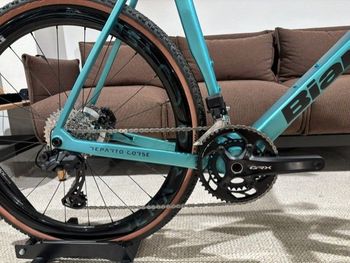 Used Bianchi Impulso RC GRX 825 DI2 2025 2025 Road & Gravel, Green — image 4 of 16