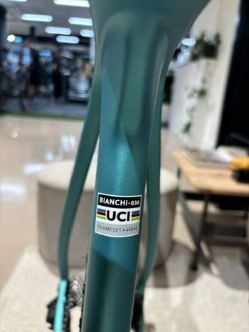 Used Bianchi Impulso RC GRX 825 DI2 2025 2025 Road & Gravel, Green — image 14 of 16