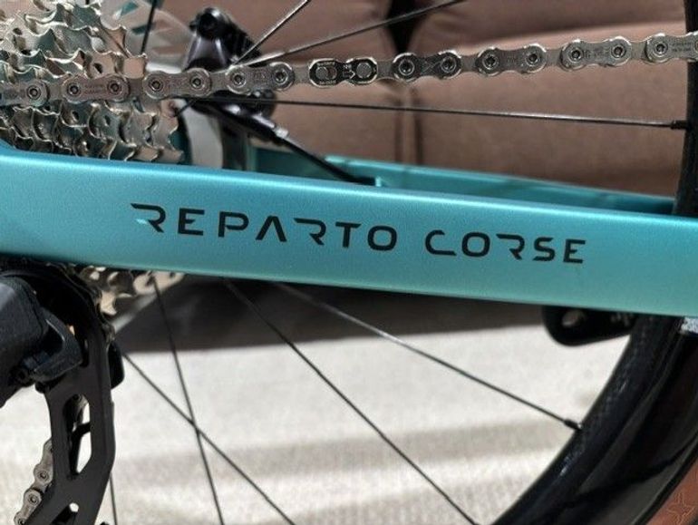 Used Bianchi Impulso RC GRX 825 DI2 2025 2025 Road & Gravel, Green — image 9 of 16