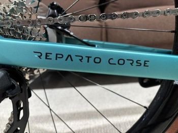 Used Bianchi Impulso RC GRX 825 DI2 2025 2025 Road & Gravel, Green — image 9 of 16