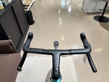 Used Bianchi Impulso RC GRX 825 DI2 2025 2025 Road & Gravel, Green — image 11 of 16