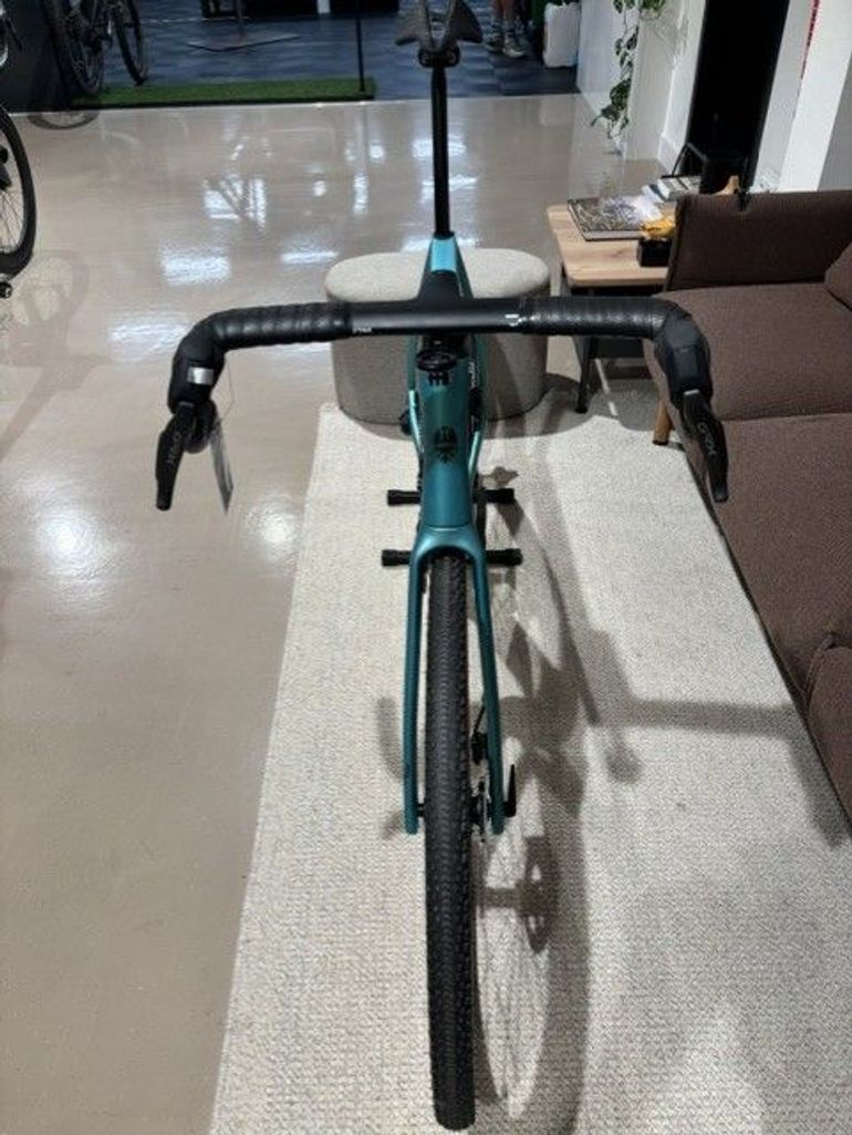 Used Bianchi Impulso RC GRX 825 DI2 2025 2025 Road & Gravel, Green — image 5 of 16