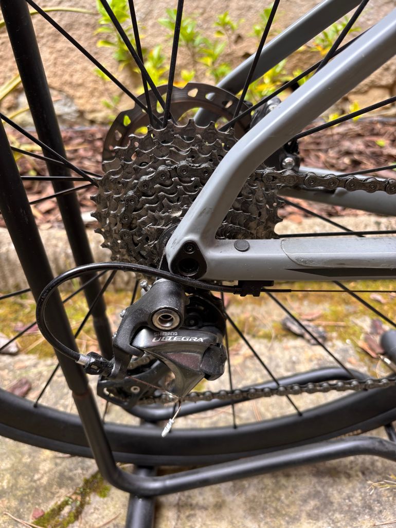 Used BMC Roadmachine 01 ONE 2018 2018 Road & Gravel, Hellgrau — image 11 of 12