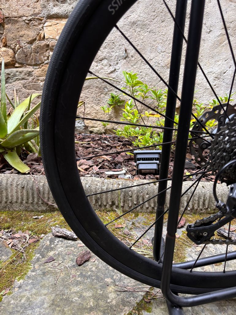 Used BMC Roadmachine 01 ONE 2018 2018 Road & Gravel, Hellgrau — image 7 of 12