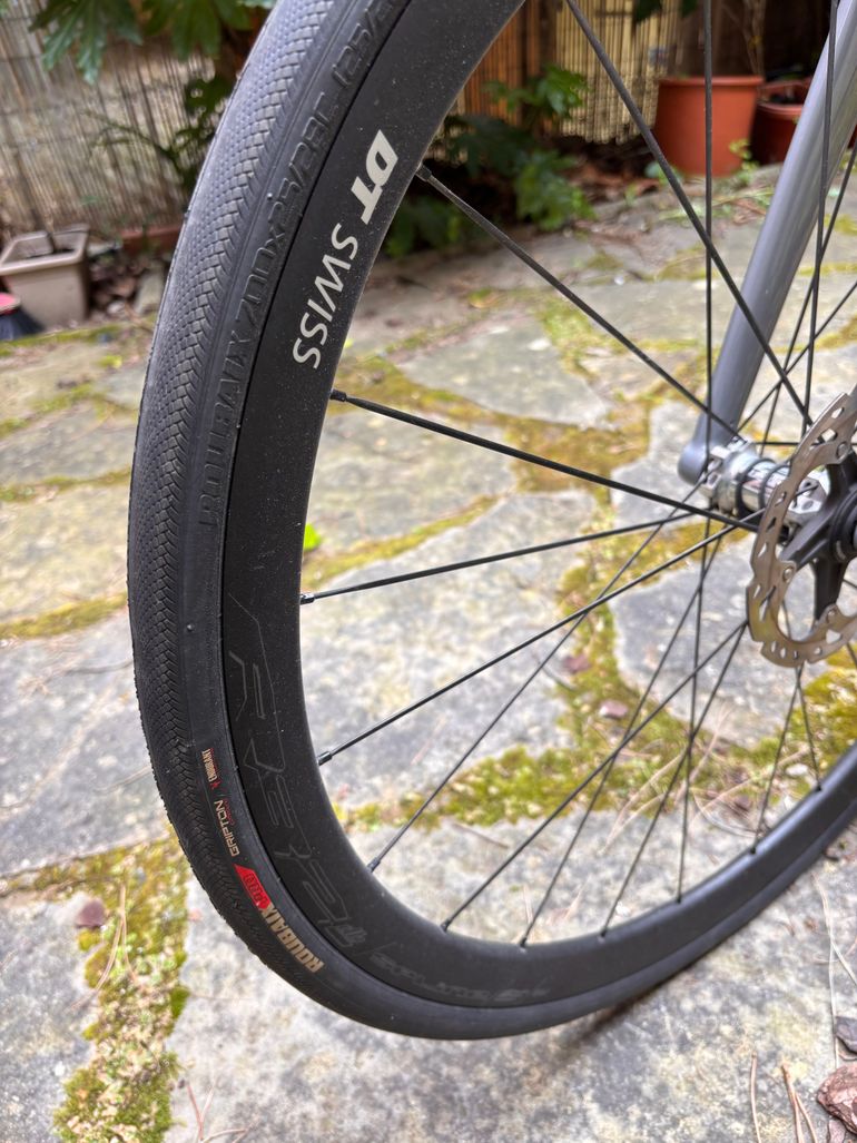 Used BMC Roadmachine 01 ONE 2018 2018 Road & Gravel, Hellgrau — image 8 of 12