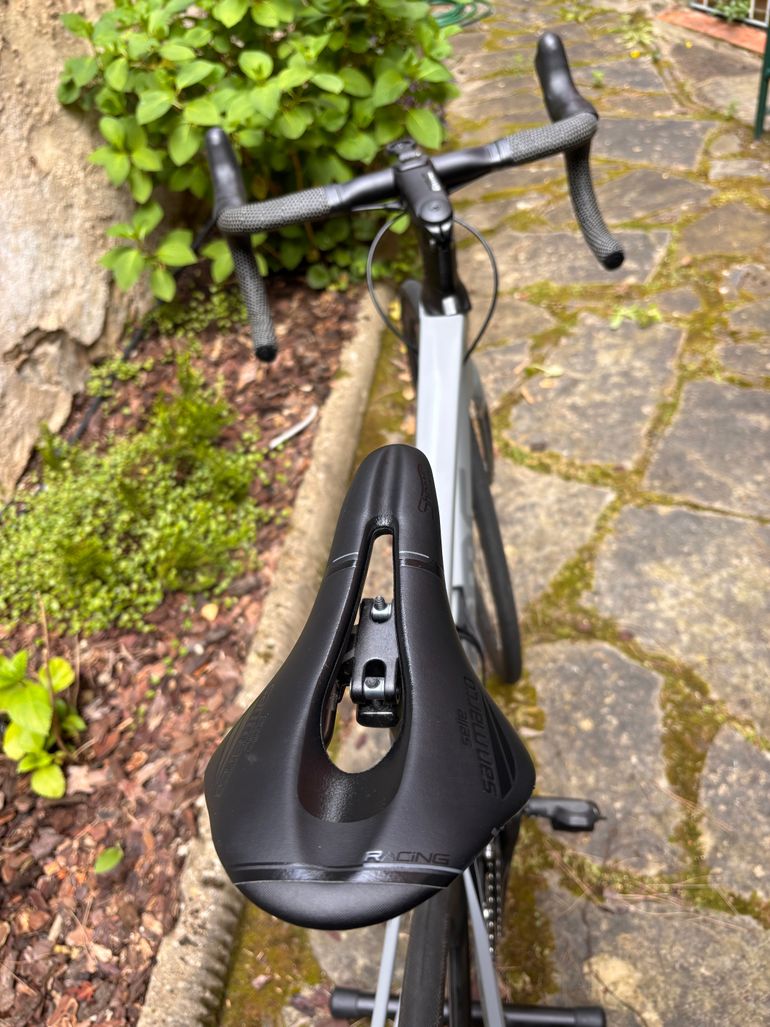 Used BMC Roadmachine 01 ONE 2018 2018 Road & Gravel, Hellgrau — image 10 of 12