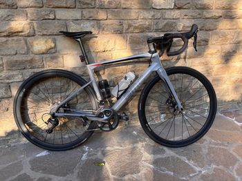 Used BMC Roadmachine 01 ONE 2018 2018 Road & Gravel, Hellgrau — image 2 of 12