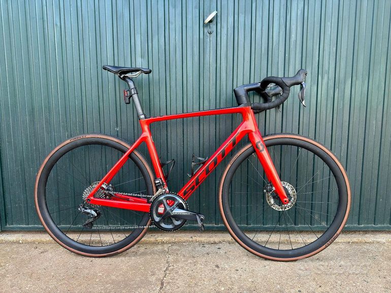 Used Scott Addict RC15 Carbon Ultegra Di2 2021 2021 Road & Gravel, Red — image 1 of 7