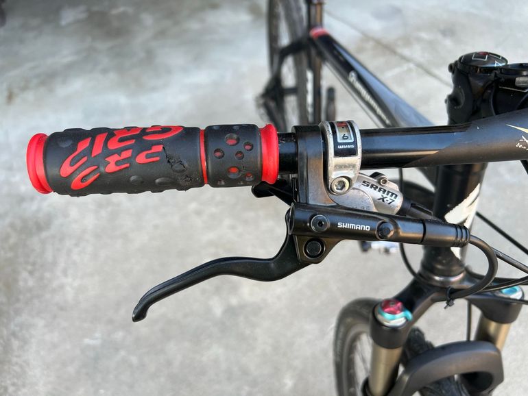 Used Specialized Stumpjumper Comp 2009 2009 Mountainbike, Black, 26 — image 6 of 7