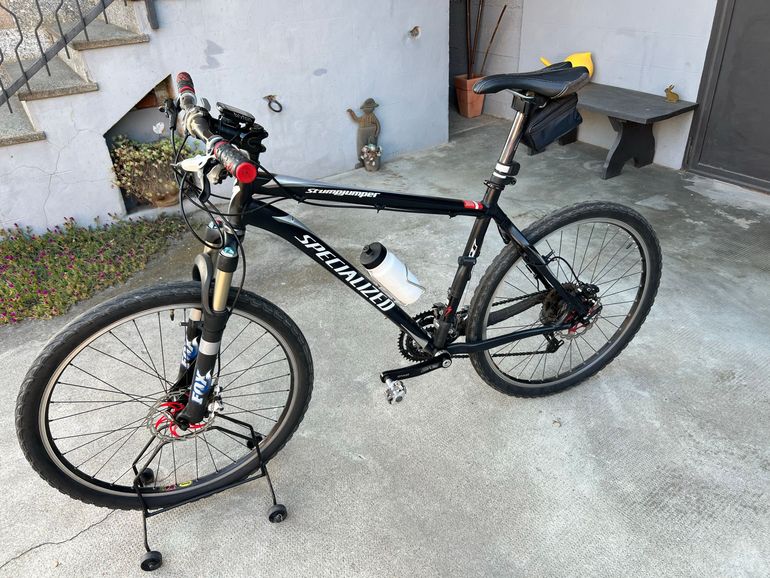 Used Specialized Stumpjumper Comp 2009 2009 Mountainbike, Black, 26 — image 1 of 7