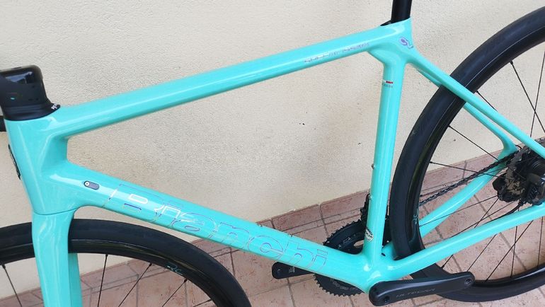 Used Bianchi Specialissima Shimano Ultegra Di2 2023 Road & Gravel, Green — image 9 of 13