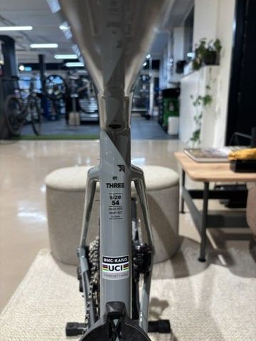 BMC Kaius 01 THREE 2026 2026 Road & Gravel de segunda mano, Gris claro — imagen 7 de 12