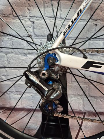 Używany Fuji Altamira Campagnolo Athena EPS 2014 Road & Gravel — zdjęcie 6 z 7