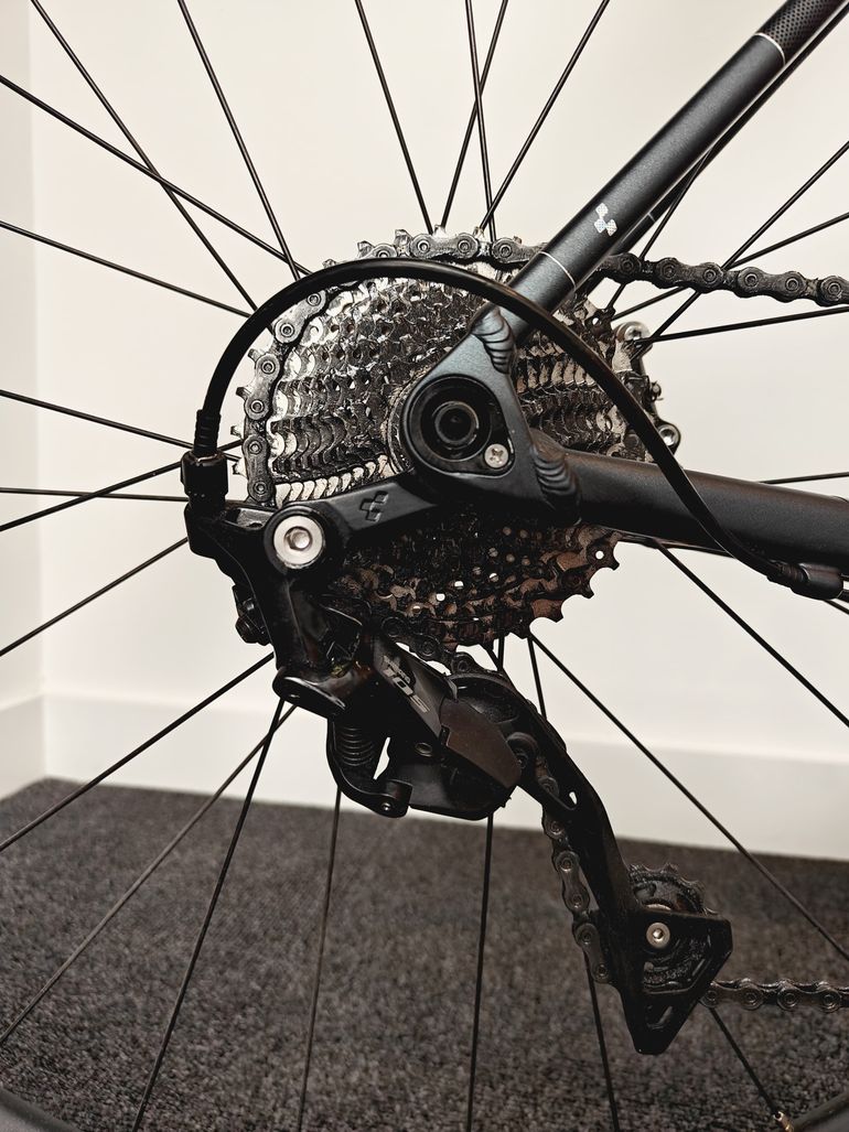 Used CUBE AXIAL WS RACE 2023 2023 Road & Gravel, Black — image 8 of 9