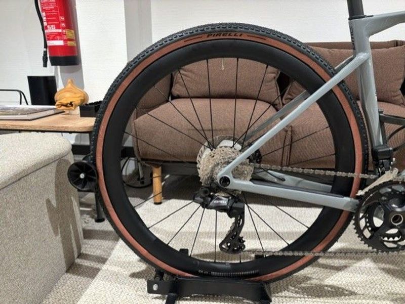 Used BMC Kaius 01 THREE 2026 2026 Road & Gravel, Light Gray — image 5 of 10