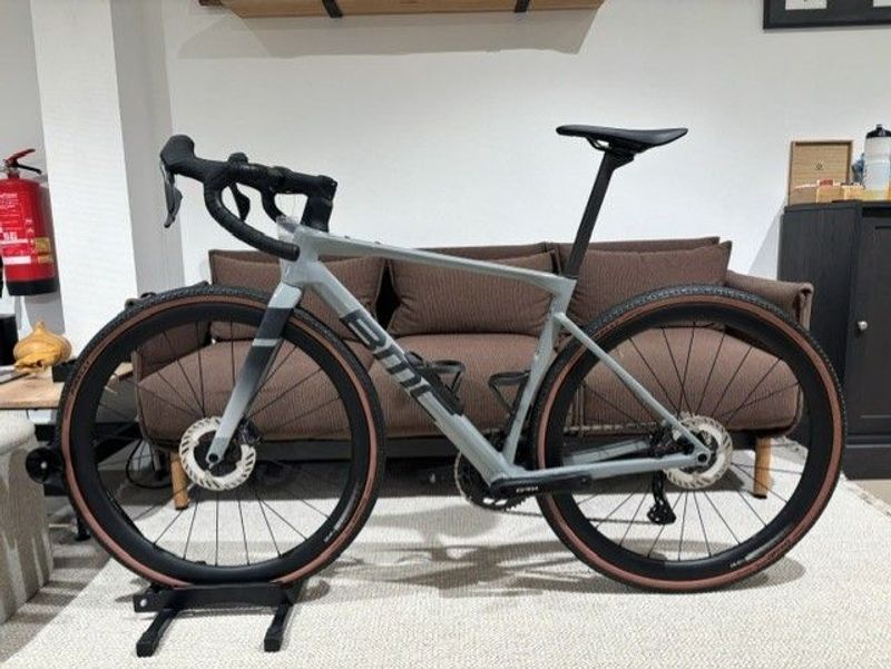 Used BMC Kaius 01 THREE 2026 2026 Road & Gravel, Light Gray — image 2 of 10