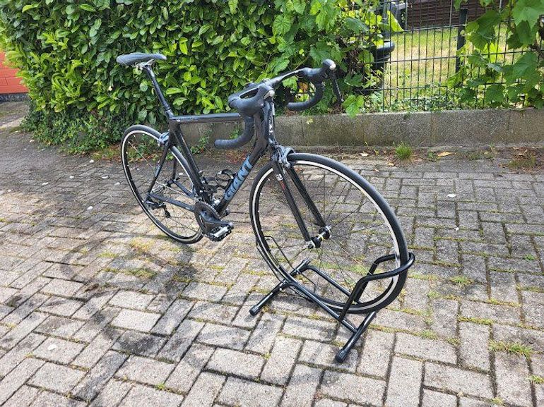 Used Giant Giant TRC Composite Carbon Shimano Ultegra 2016 Road & Gravel — image 2 of 5