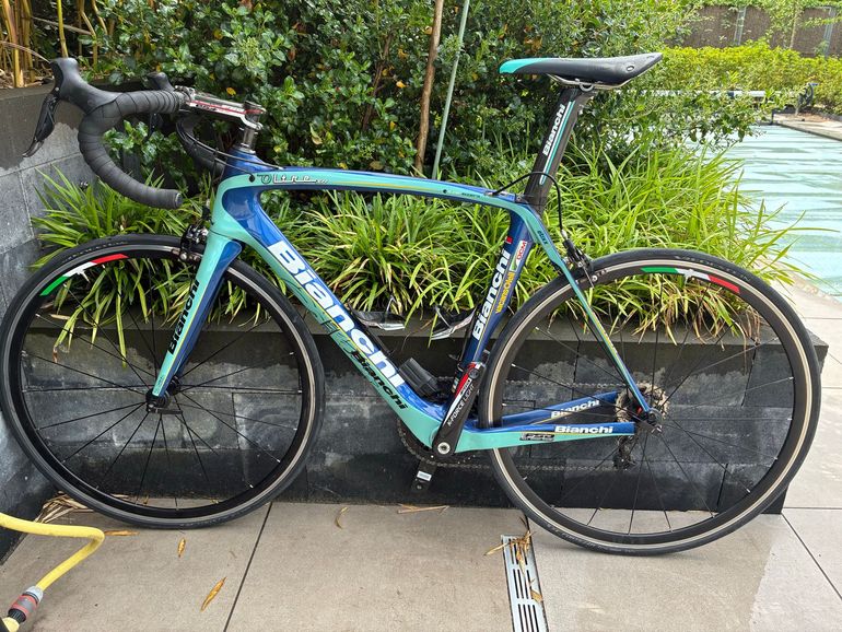 Used Bianchi Oltre Shimano Ultegra Di2 2013 Road & Gravel — image 2 of 6