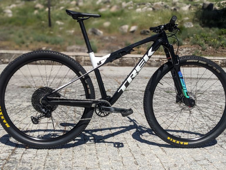Used Trek Supercaliber 9.7 2021 2021 Mountainbike, Black — image 2 of 15