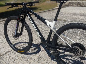 Used Trek Supercaliber 9.7 2021 2021 Mountainbike, Black — image 12 of 15