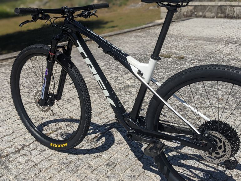 Used Trek Supercaliber 9.7 2021 2021 Mountainbike, Black — image 12 of 15