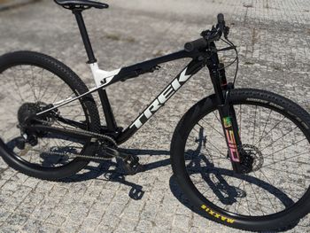 Used Trek Supercaliber 9.7 2021 2021 Mountainbike, Black — image 15 of 15