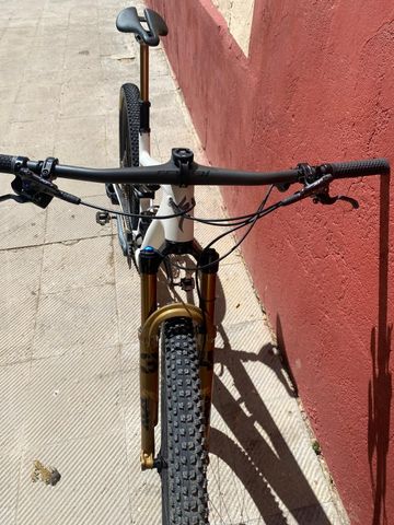 Specialized Epic 8 EVO Pro Frameset - FOX FLOAT Factory 2024 2024 Mountainbike d'occasion — image 2 sur 5