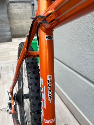 Used KTM Custom Shimano Deore XT 2007 Mountainbike, Orange — image 5 of 6