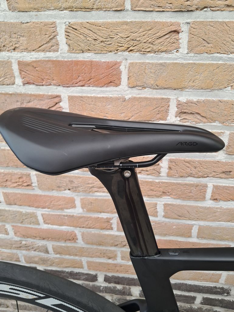 Used Pinarello F7 SRAM FORCE AXS D1 2023 Road & Gravel, Negro — image 6 of 10