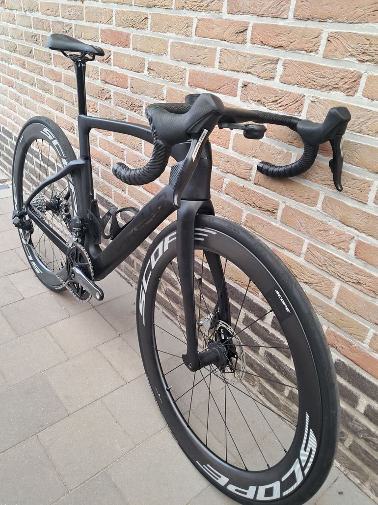 Used Pinarello F7 SRAM FORCE AXS D1 2023 Road & Gravel, Negro — image 2 of 10