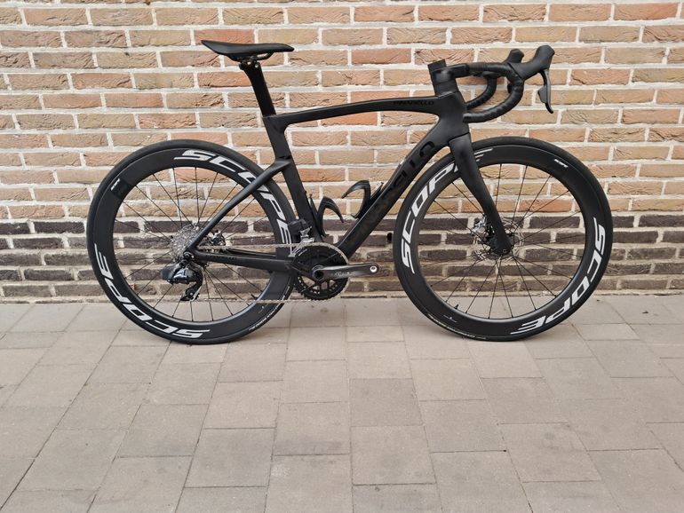 Used Pinarello F7 SRAM FORCE AXS D1 2023 Road & Gravel, Negro — image 1 of 10