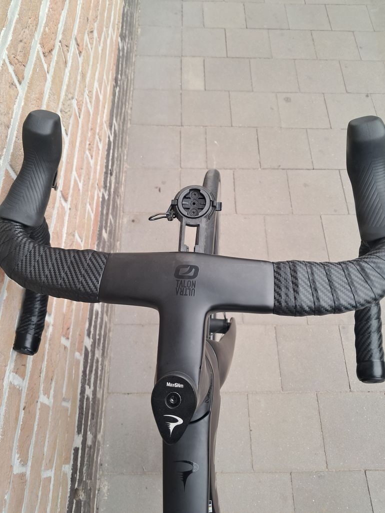 Used Pinarello F7 SRAM FORCE AXS D1 2023 Road & Gravel, Negro — image 7 of 10