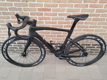 Used Pinarello F7 SRAM FORCE AXS D1 2023 Road & Gravel, Negro — image 3 of 10