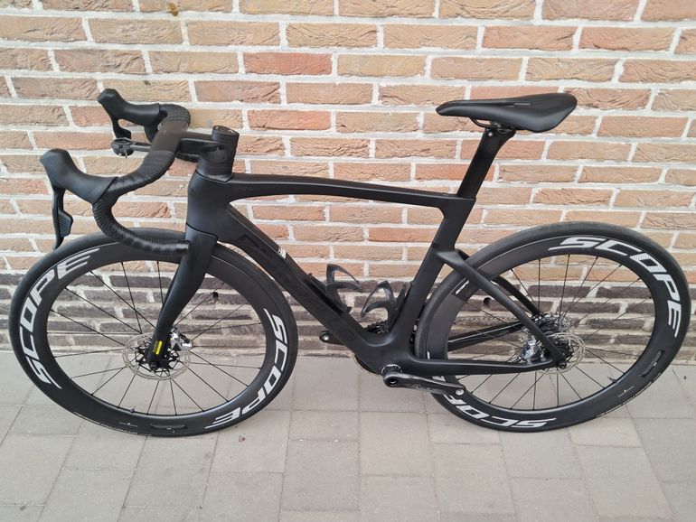 Used Pinarello F7 SRAM FORCE AXS D1 2023 Road & Gravel, Negro — image 3 of 10