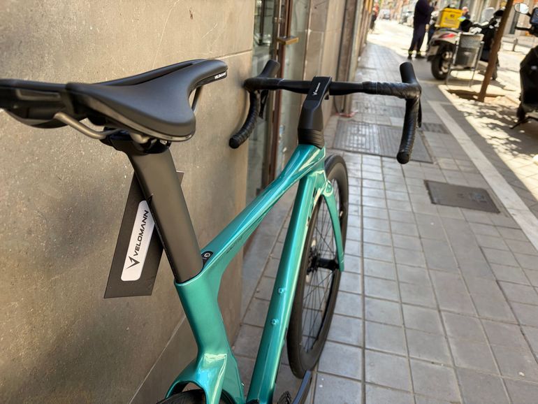 Used Bianchi Oltre Comp 105 Di2 2025 2025 Road & Gravel — image 6 of 6