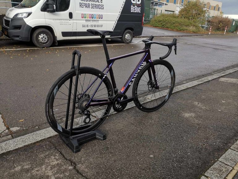 Used Canyon Canyon Ultimate CFR Team Replica 2023/24 2023 Road & Gravel, Purple — image 3 of 13