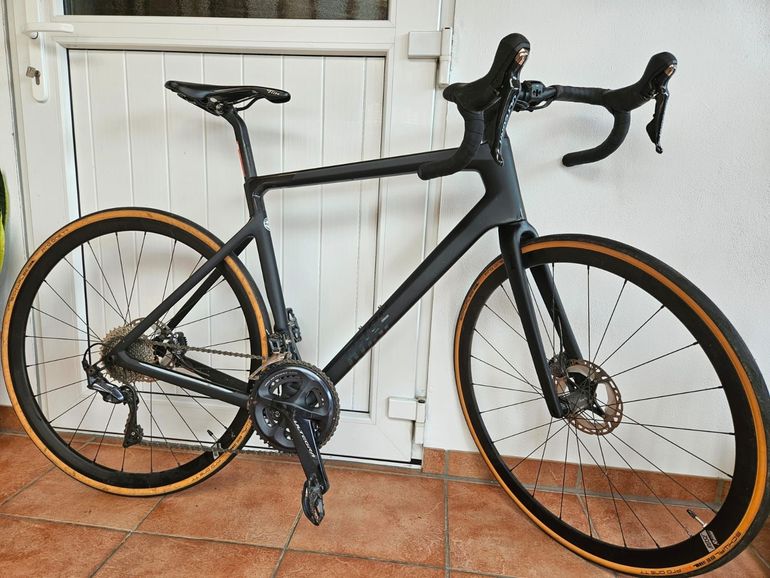 Used Rose REVEAL SIX DISC Ultegra 2022 2022 Road & Gravel, Negro — image 1 of 8