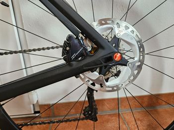 Used Rose REVEAL SIX DISC Ultegra 2022 2022 Road & Gravel, Negro — image 6 of 8