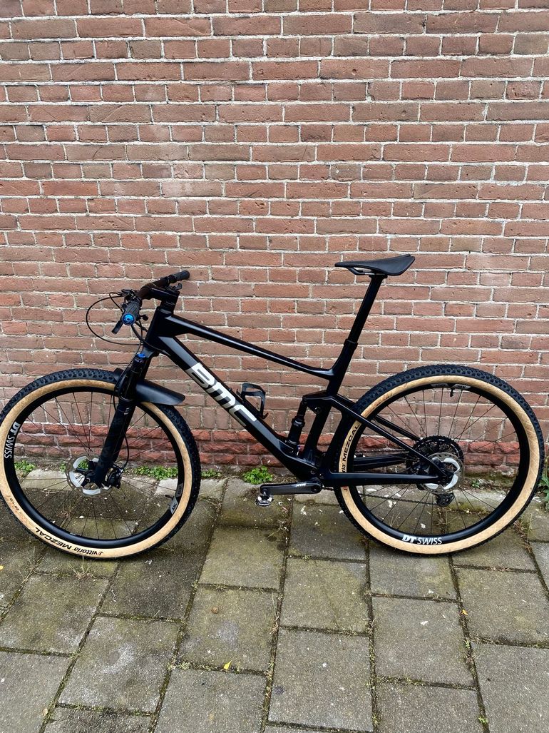 Used BMC Fourstroke 01 LT ONE 2021 2021 Mountainbike — image 8 of 17
