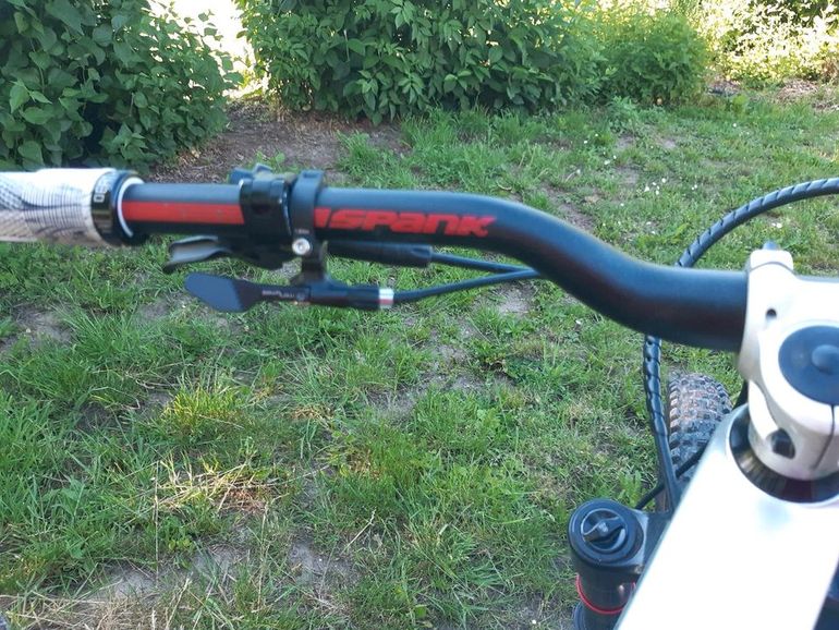 Used Cannondale Jekyll 2 2023 Mountainbike, Light Gray — image 9 of 11