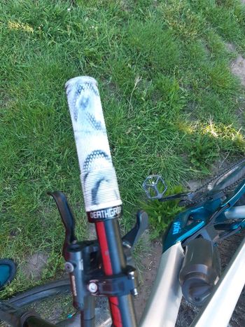 Used Cannondale Jekyll 2 2023 Mountainbike, Light Gray — image 2 of 11