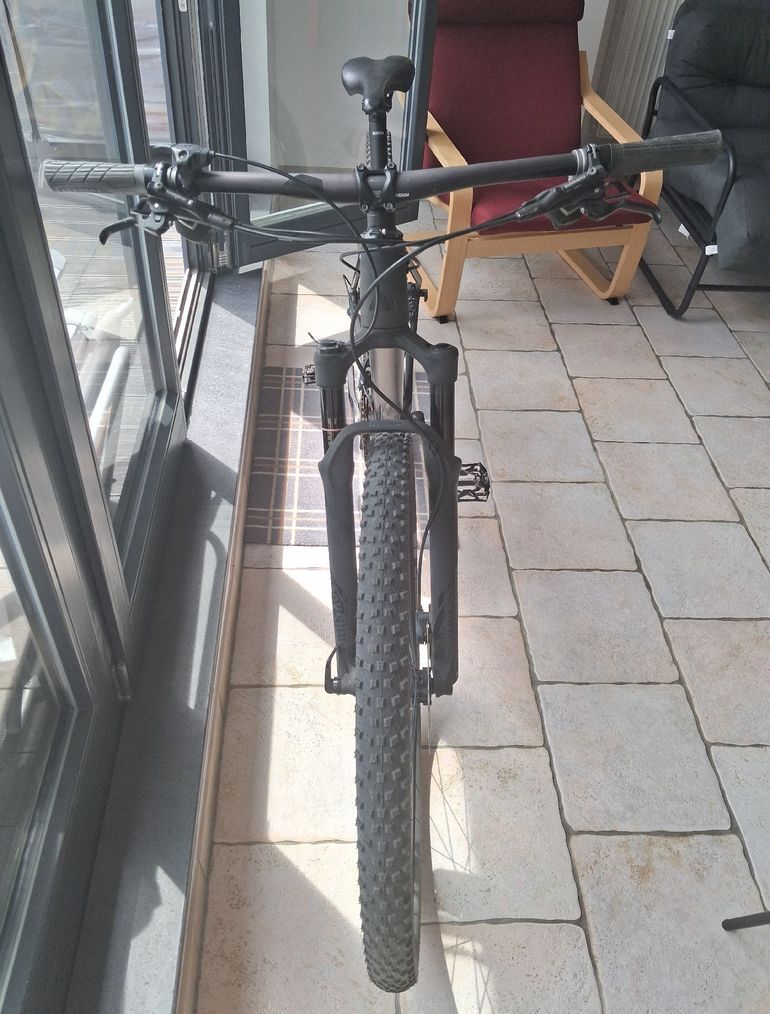 Used Canyon Exceed CF SL 6.0 2019 2019 Mountainbike — image 2 of 7