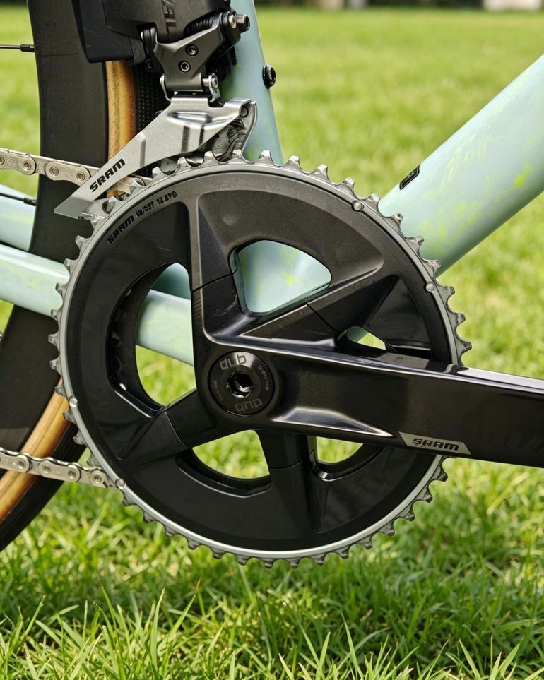 Used Specialized Tarmac SRAM Rival eTap AXS 2024 Road & Gravel, Green — image 4 of 7
