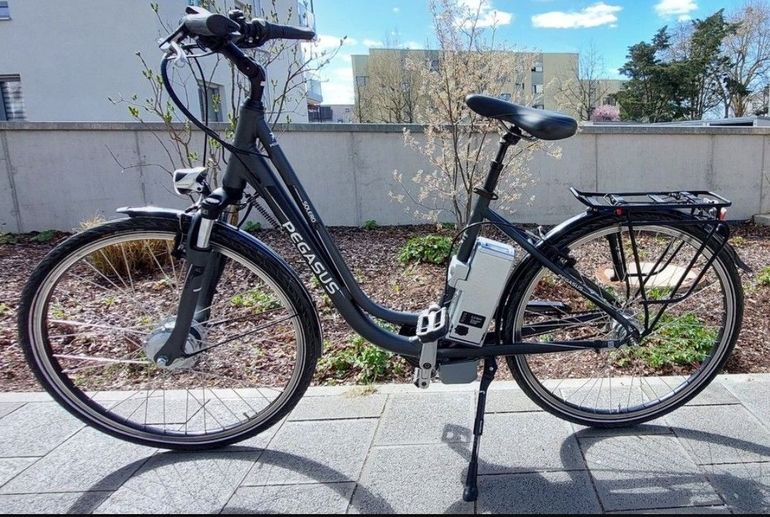 Used Pegasus Pegasus Solero E8 2015 2015 Urban, Black — image 1 of 6