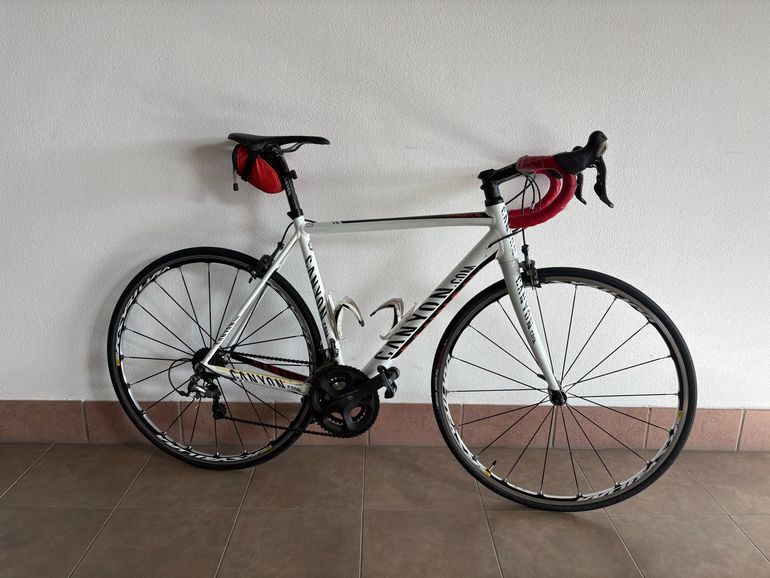 Used Canyon Ultimate Shimano Ultegra 2016 Road & Gravel, Weiß — image 1 of 6