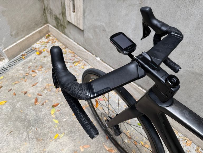 Used Specialized Specialized S-Works Tarmac SL7 Ultegra Di12 2022 Road & Gravel, Black — image 8 of 24